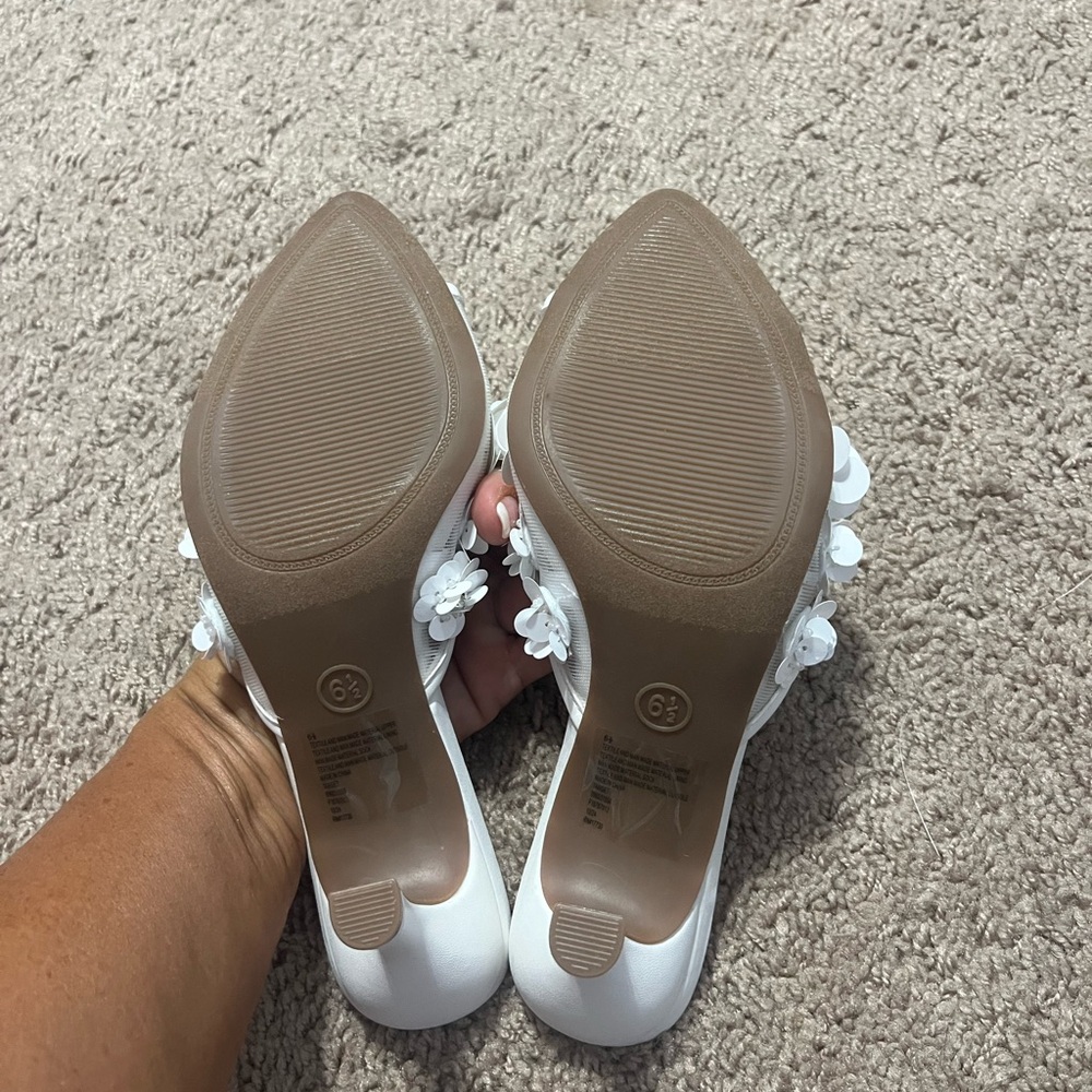 A New Day White Mules & Clogs Elegant Design - Picture 6 of 6